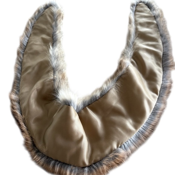 Real rabbit fur collar. - Picture 2 of 2